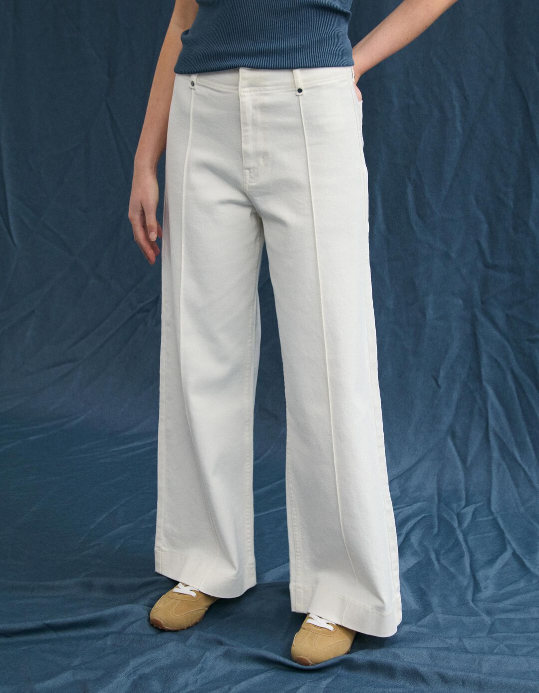 Cal&ccedil;as de Ganga, Mulher, Cru