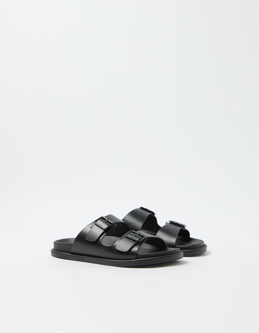 Sand&aacute;lias, Homem, Preto