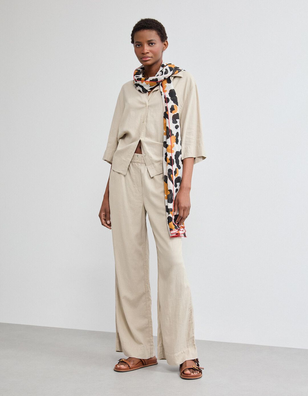 Cal&ccedil;as com Linho, Mulher, Bege