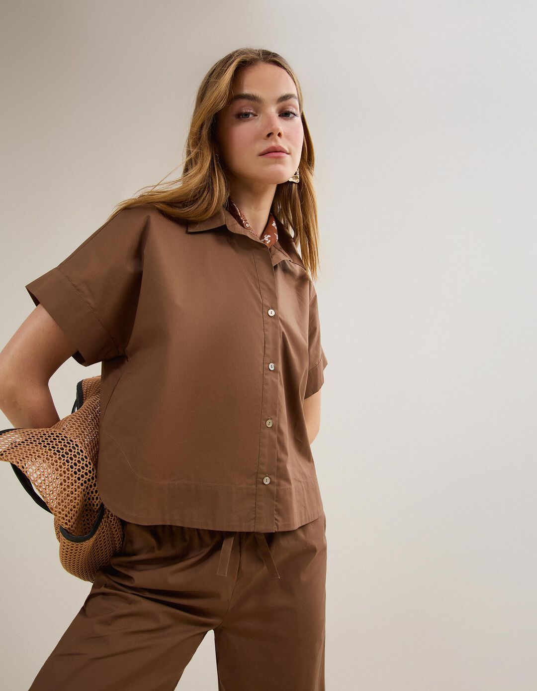 Blusa, Mulher, Castanho