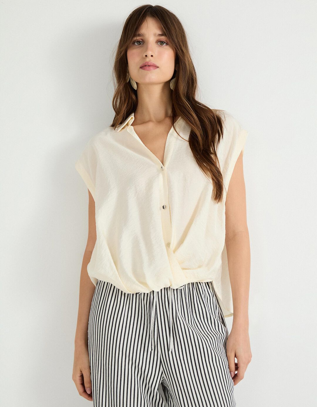 Blusa com Nó, Mulher, Cru
