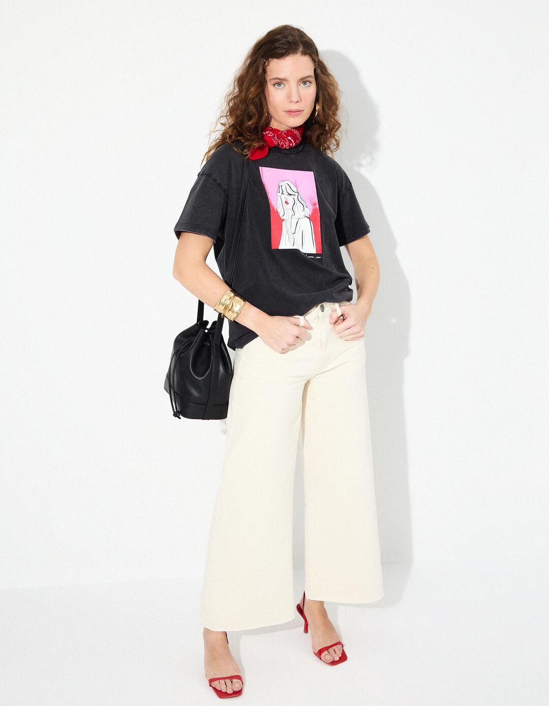 T-shirt com Ilustração, Mulher, Preto