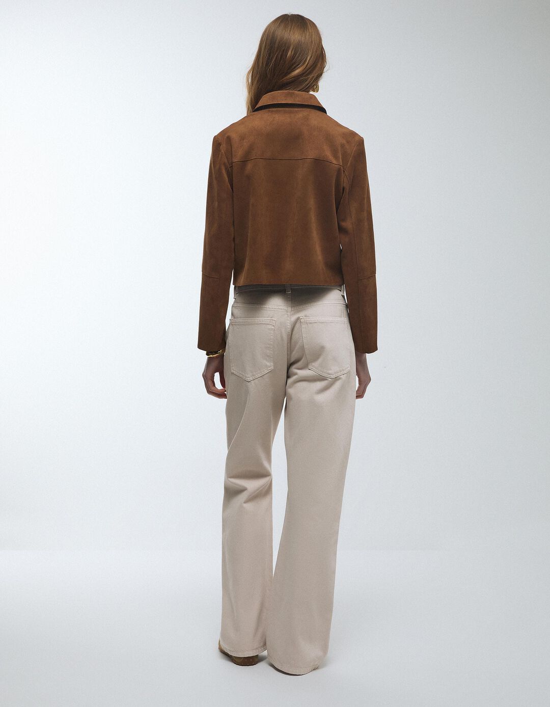 Cal&ccedil;as de Ganga, Mulher, Bege