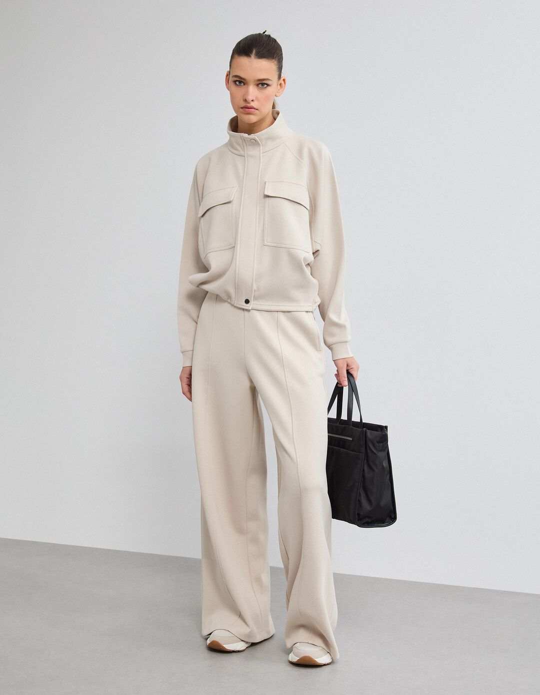 Cal&ccedil;as Piquet, Mulher, Bege