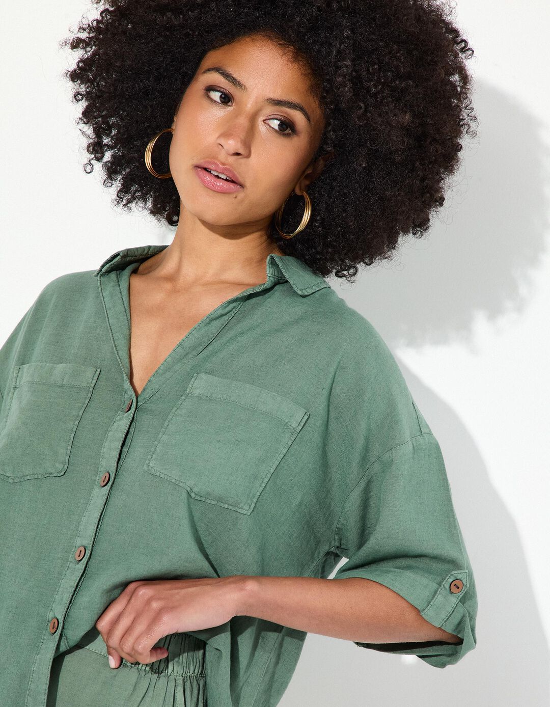 Camisa Curta com Linho, Mulher, Verde Escuro