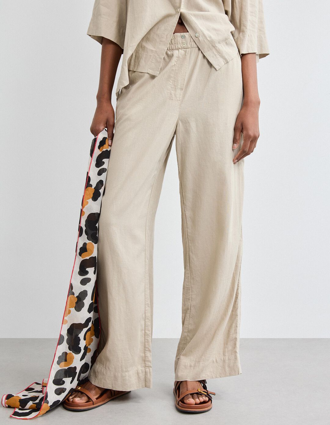 Cal&ccedil;as com Linho, Mulher, Bege