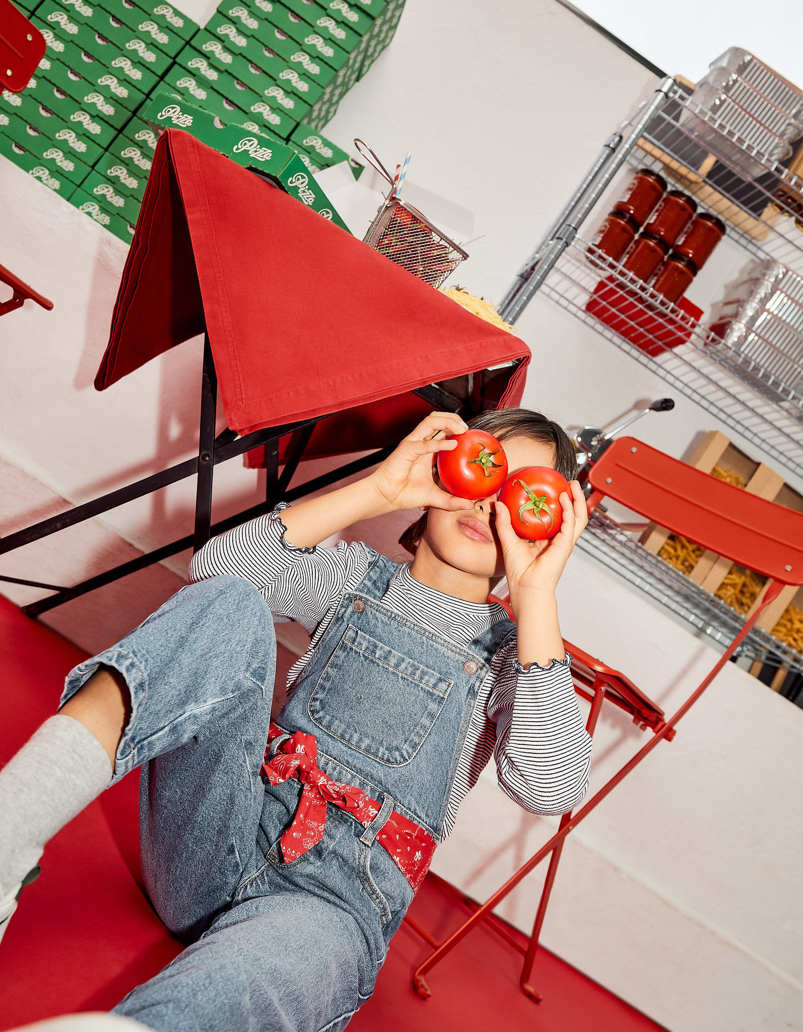 Comprar Online Jardineiras de Ganga com Len&ccedil;o Vermelho, Menina