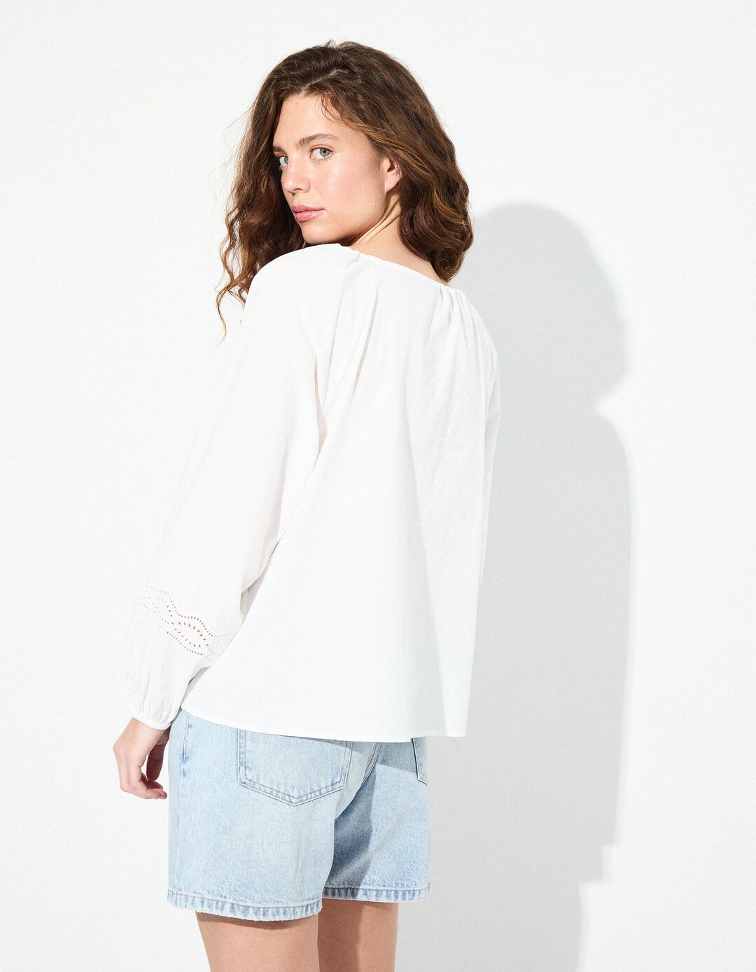 Blusa com Bordados, Mulher, Branca
