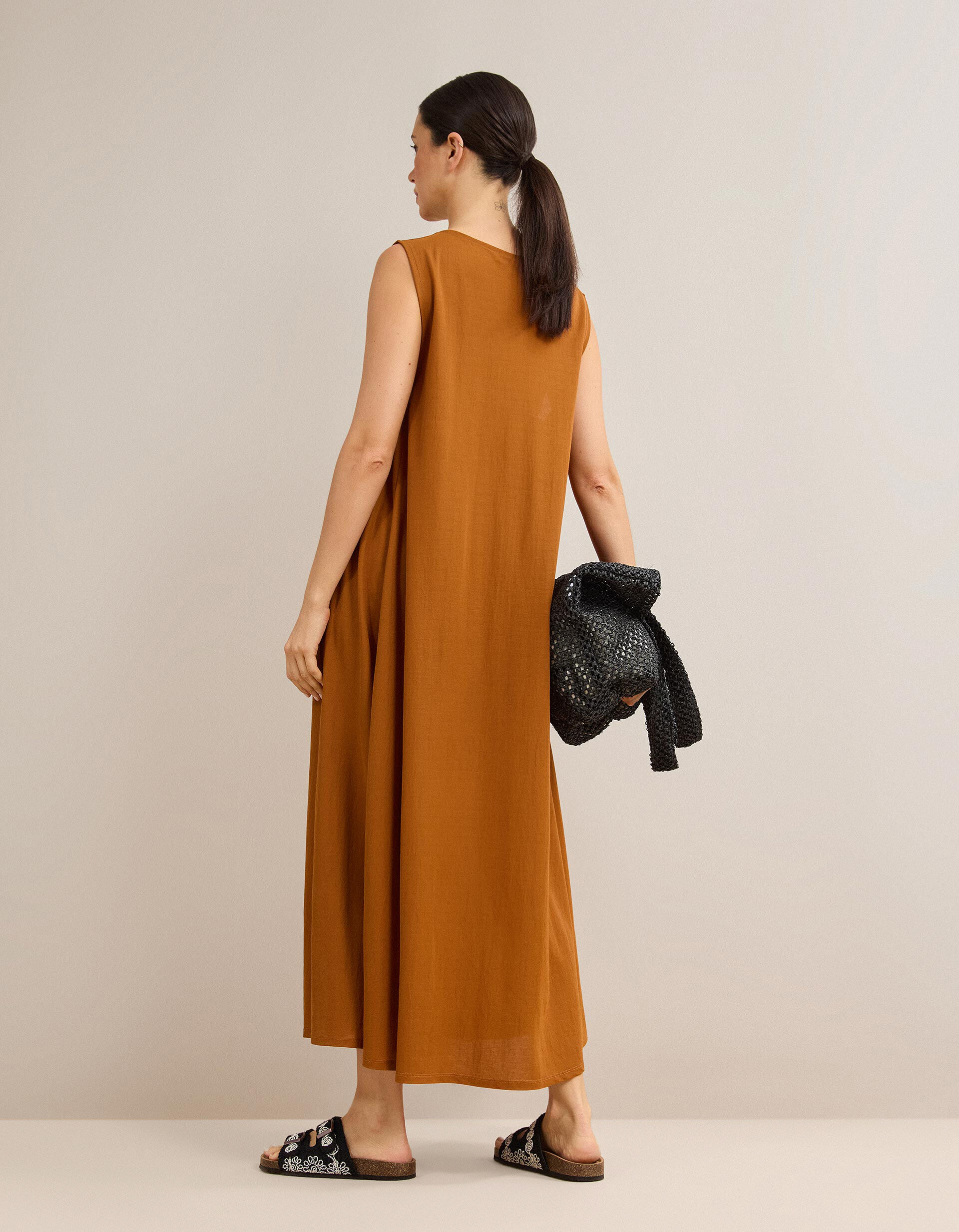 Comprar Online Vestido Comprido Fluido, Mulher, Castanho Claro