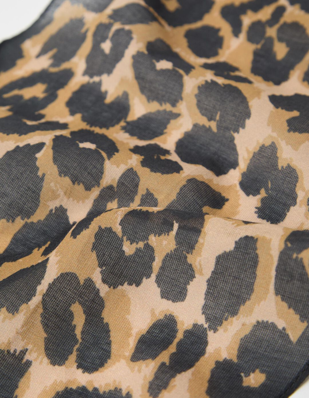 Len&ccedil;o Animal Print, Mulher, Preto