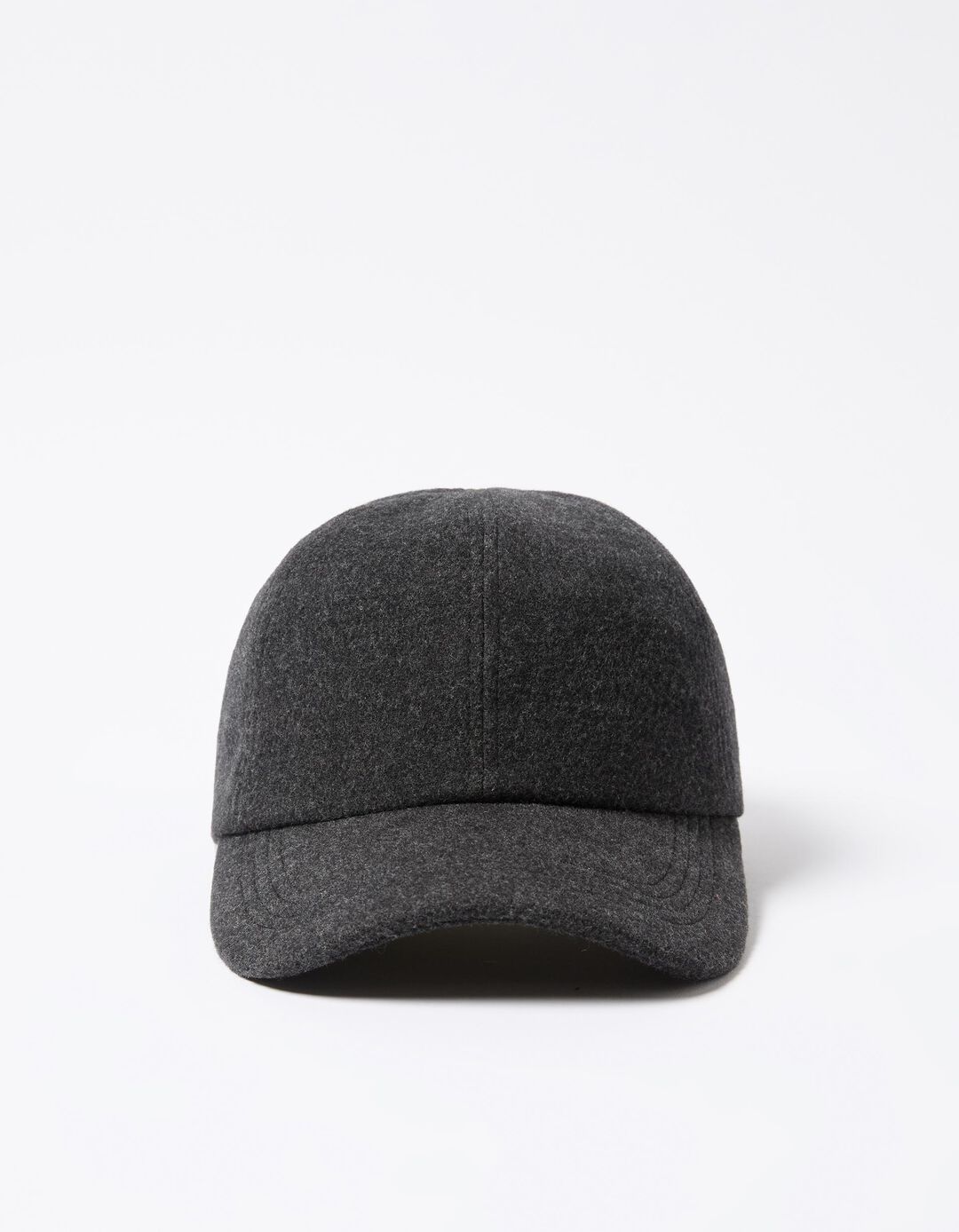 Bon&eacute;, Homem, Cinzento