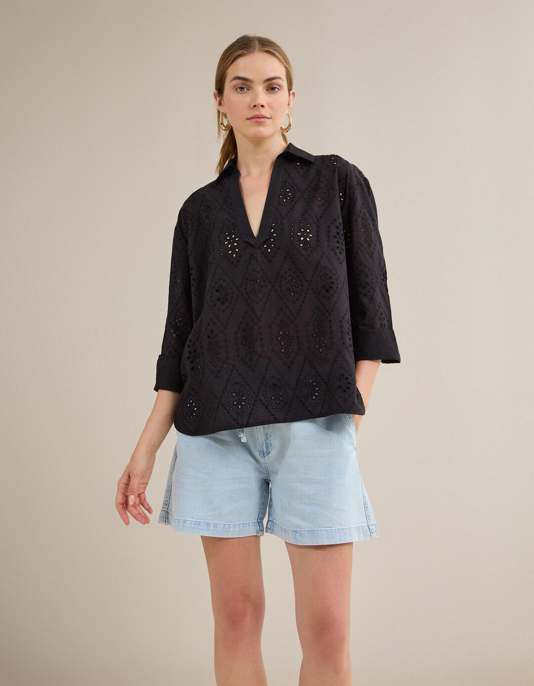 Blusa com Bordados, Mulher, Preto