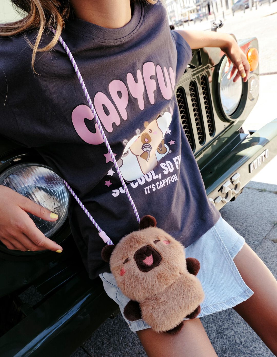Bolsa De Telem&oacute;vel 'Capibara' &copy;Capyfun', Menina, Castanho