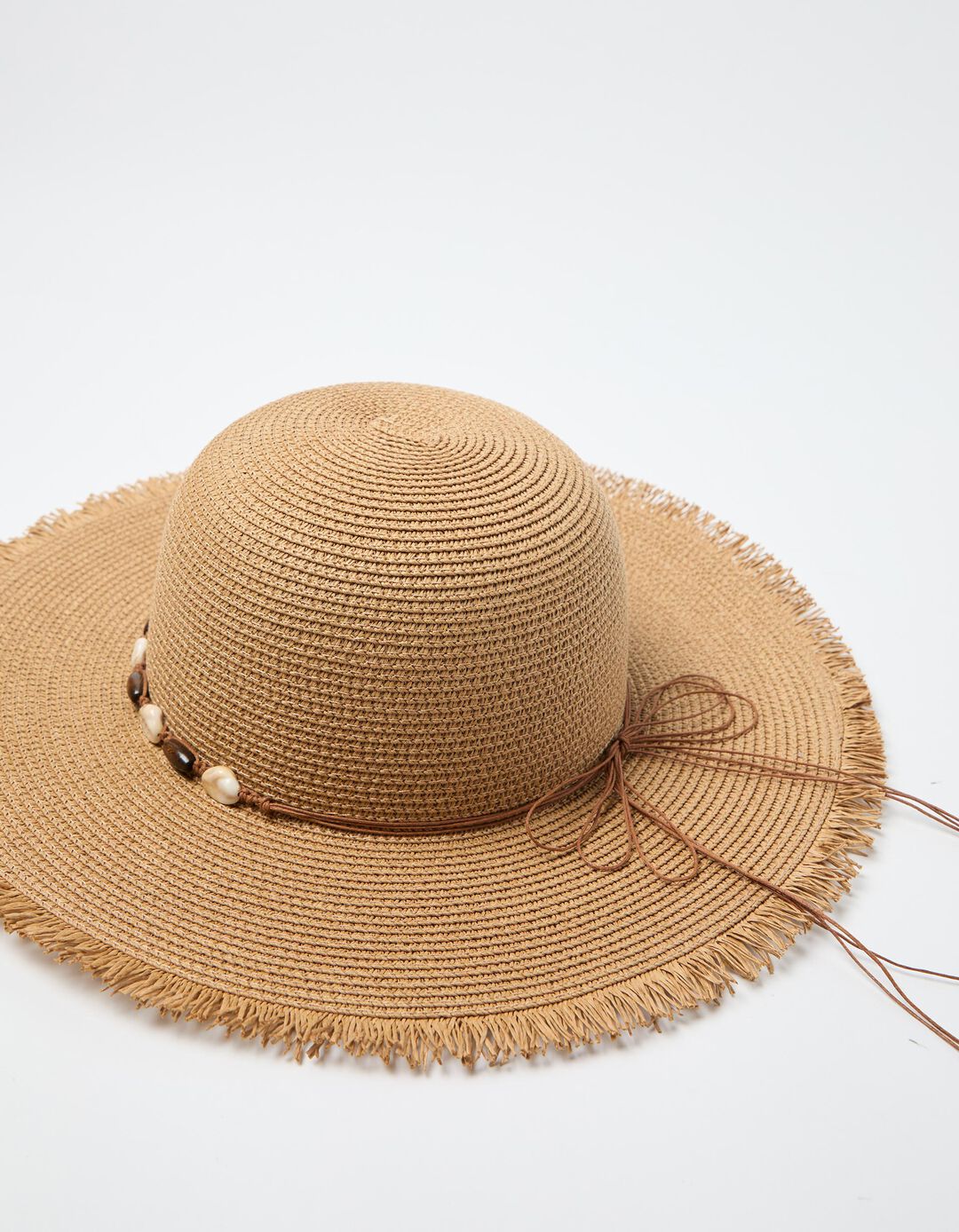 Chap&eacute;u Conchas, Mulher, Bege