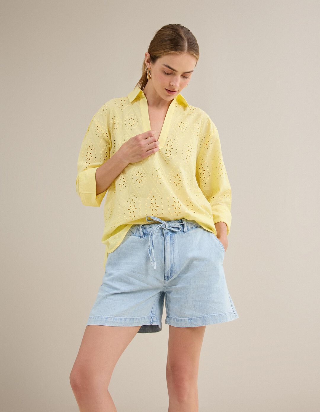 Blusa com Bordados, Mulher, Amarelo