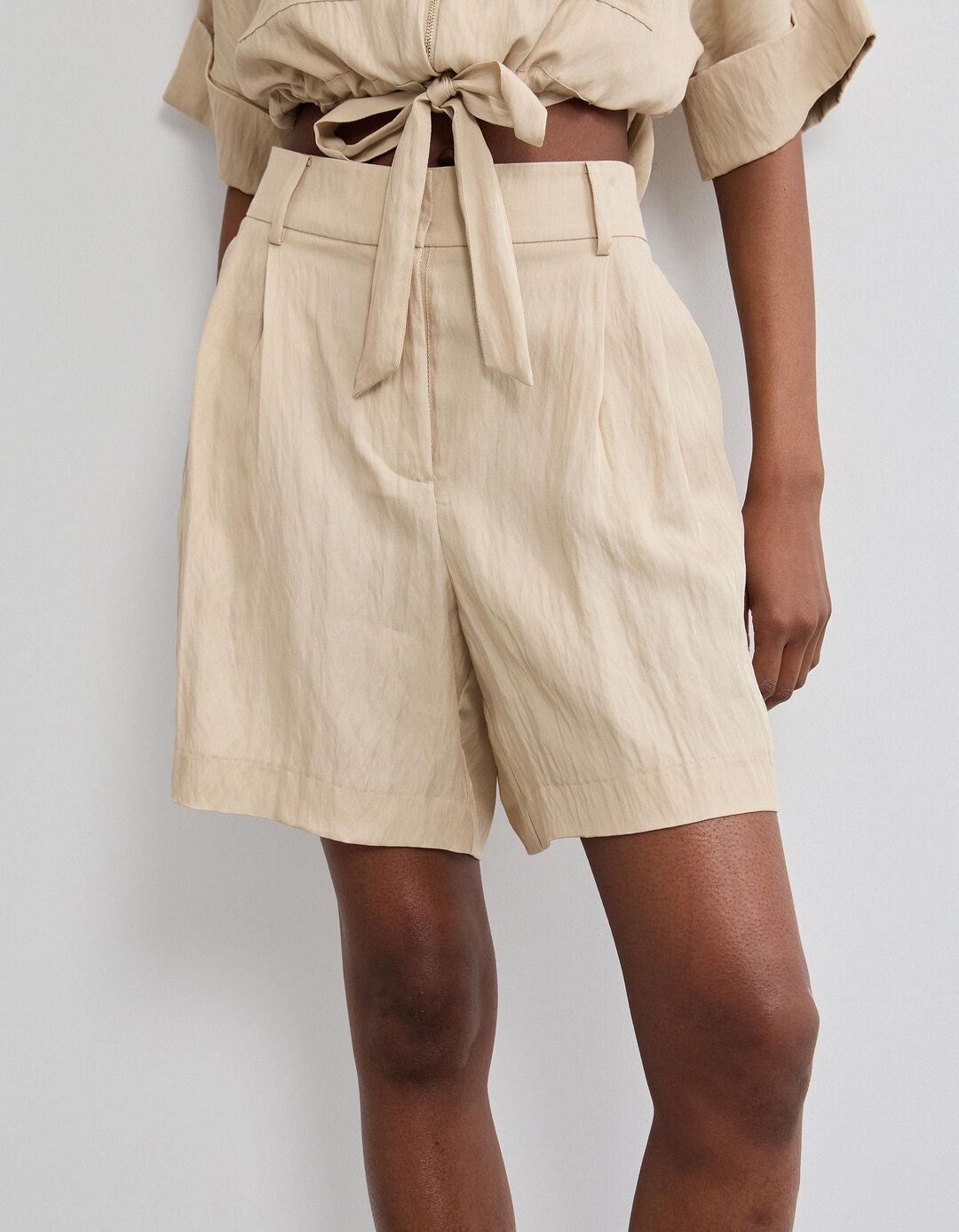 Cal&ccedil;&otilde;es com Liocel, Mulher, Bege