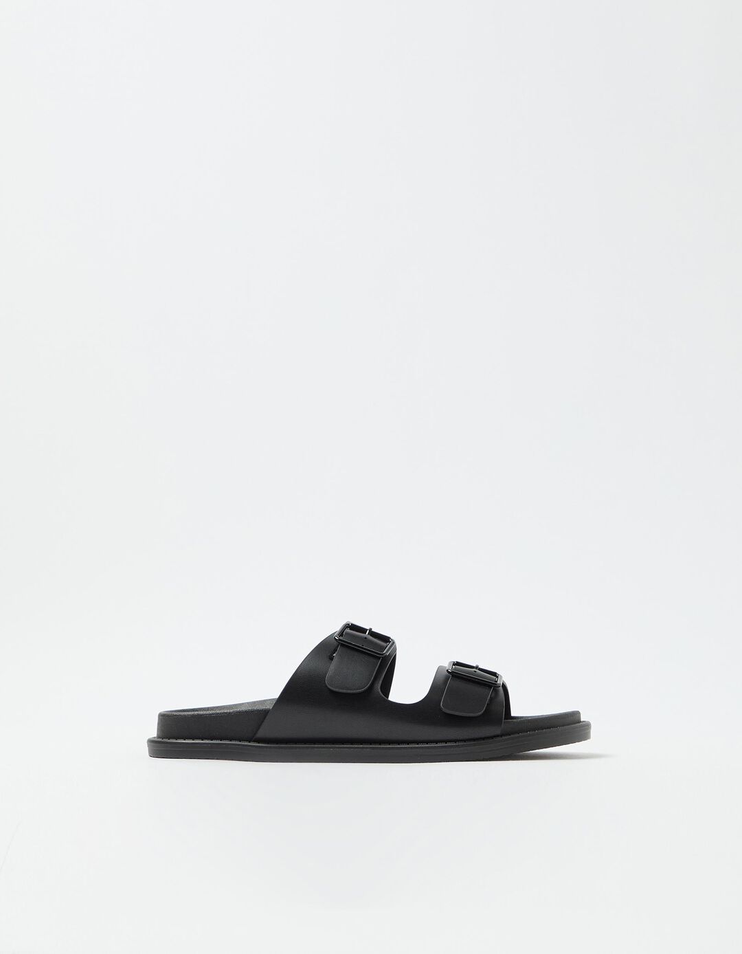 Sand&aacute;lias, Homem, Preto