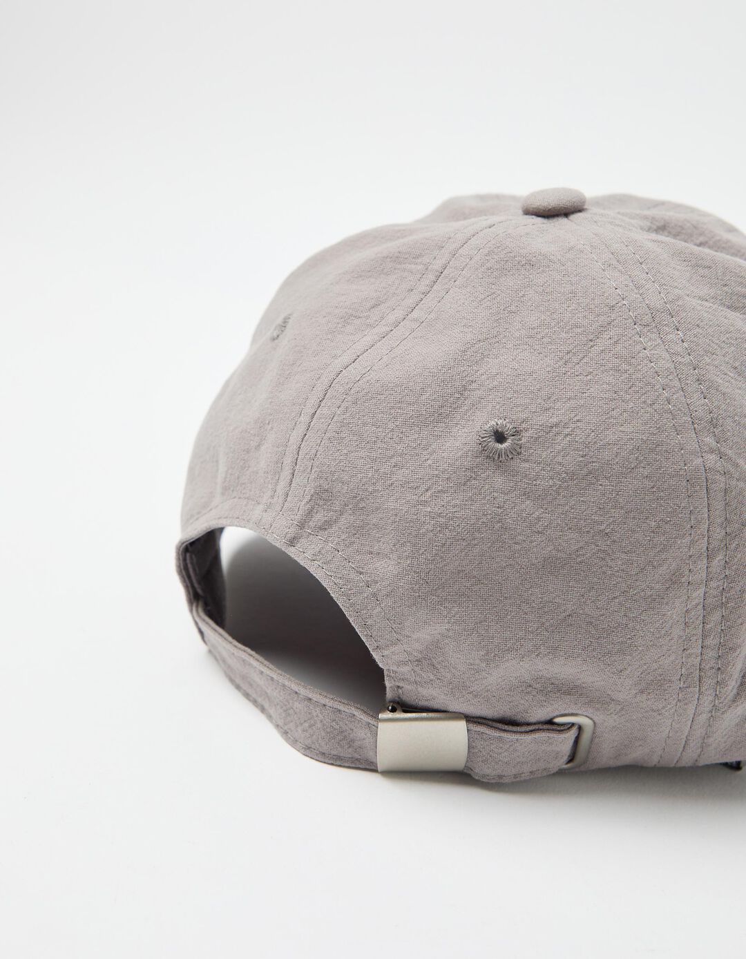 Bon&eacute;, Homem, Cinzento