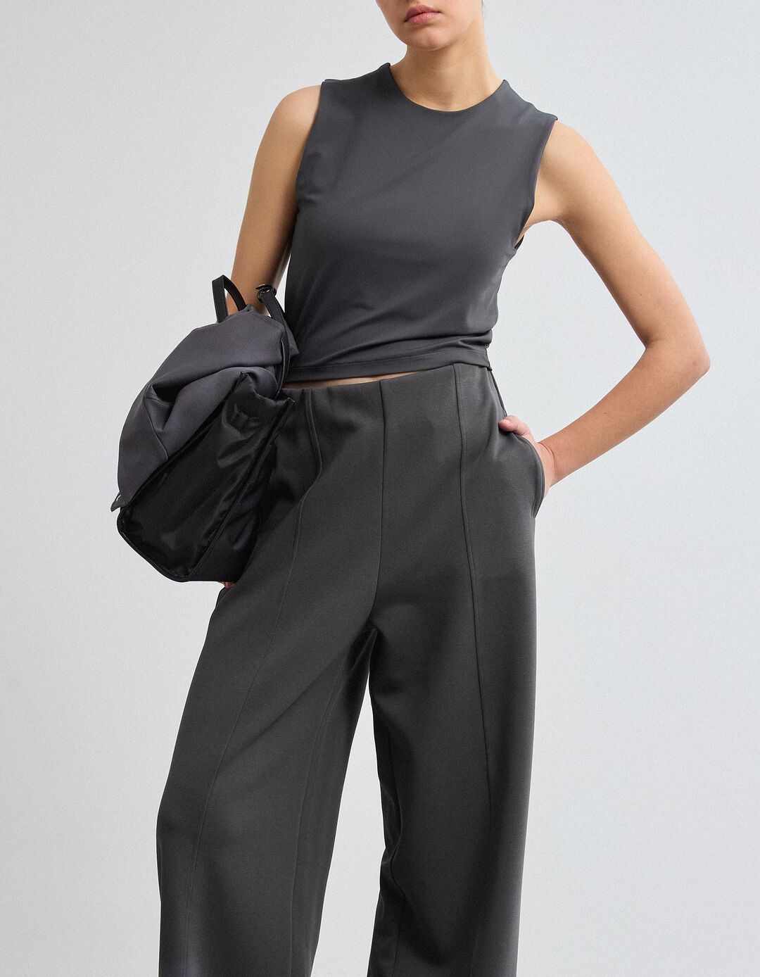 Cal&ccedil;as Piquet, Mulher, Cinzento